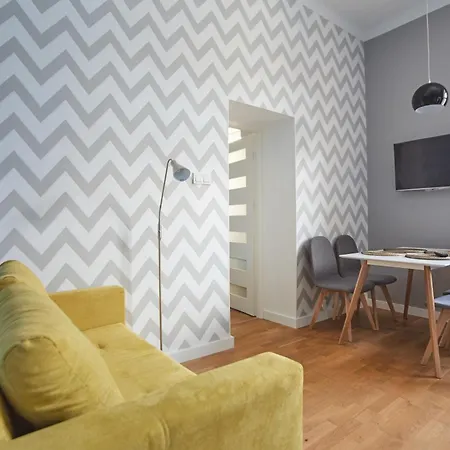 Smart Old Town Apartment *