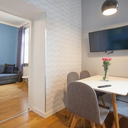 Smart Old Town Apartment *