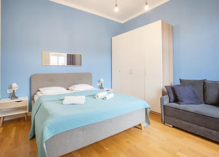 Smart Old Town Apartment *